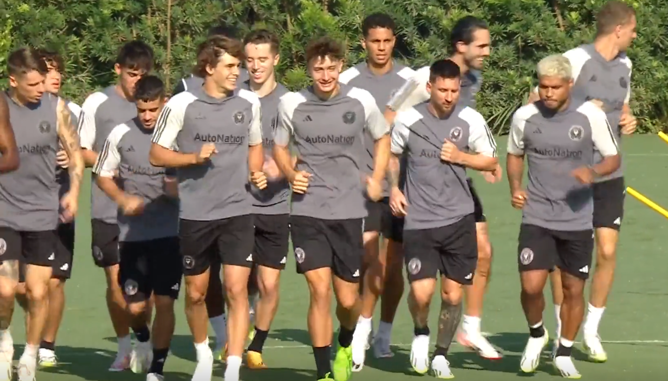 Ritual de bienvenida y visita inesperada de Agüero: las perlitas del primer entrenamiento de Messi en Inter Miami