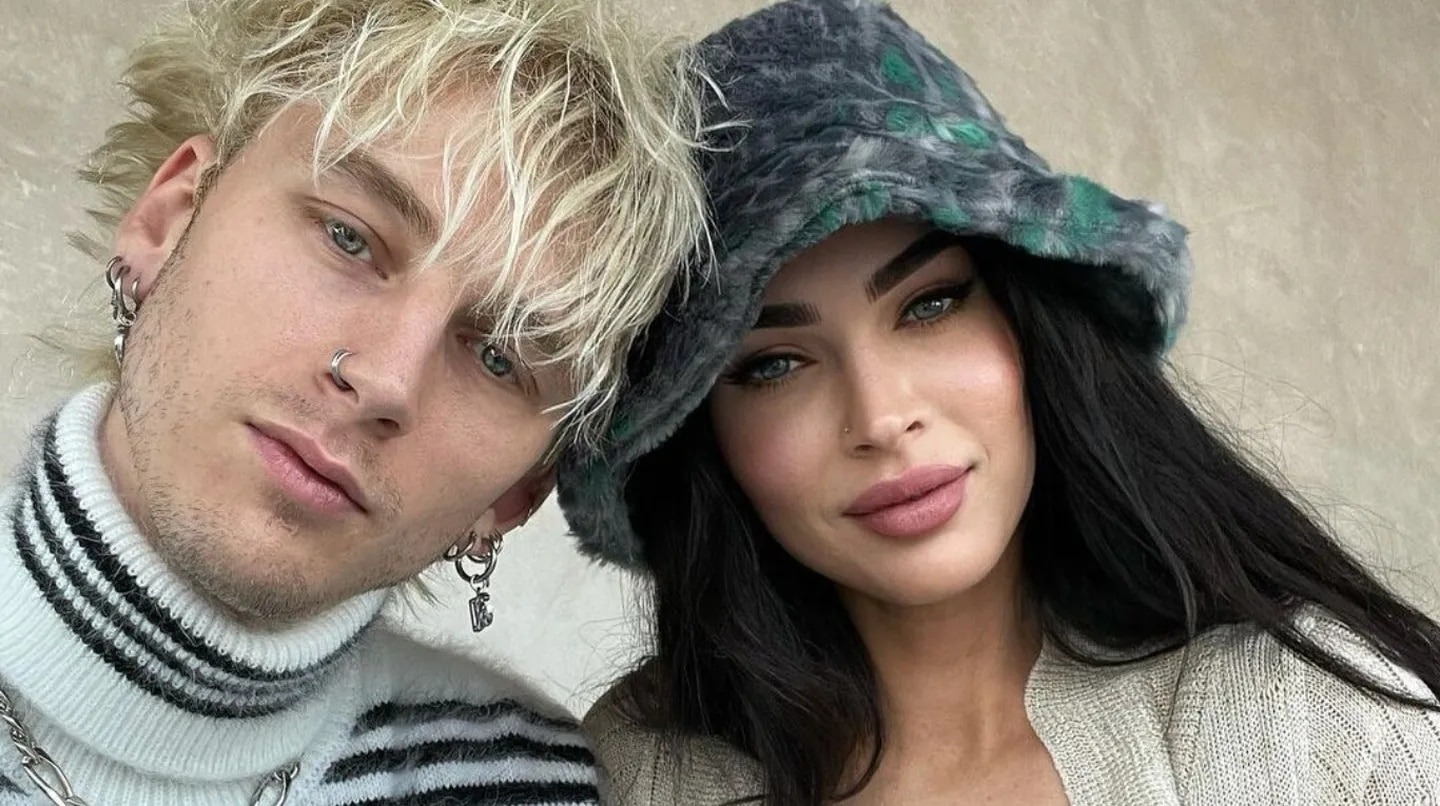 La FOTO HOT de Megan Fox desnuda en un árbol que desató pasiones en Machine Gun Kelly