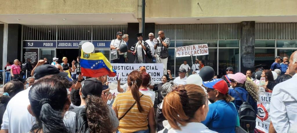 Docentes en Lara se mantendrán en las calles durante el período vacacional