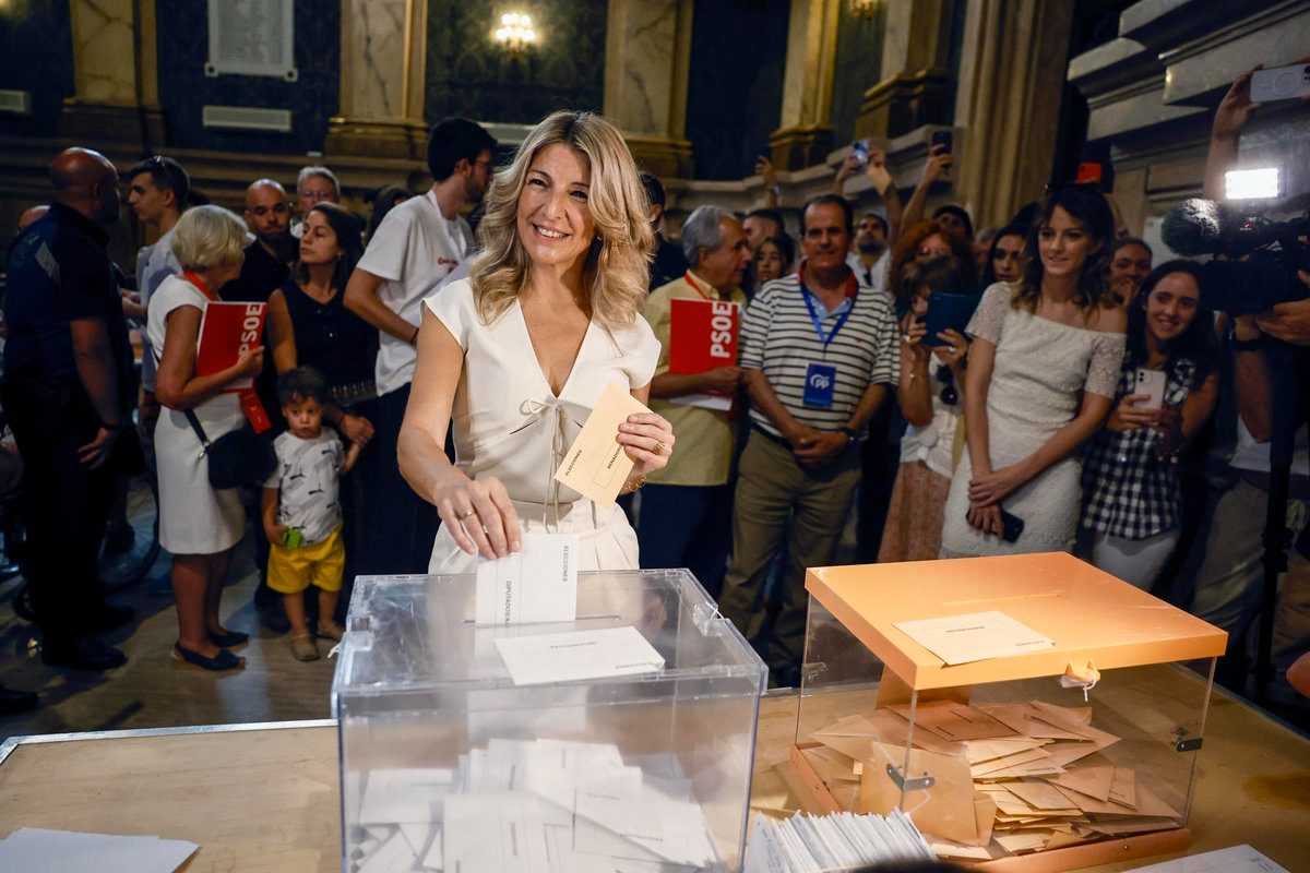 Yolanda Díaz, líder de Sumar, votó en elecciones generales, y pidió a los españoles acudir a las urnas