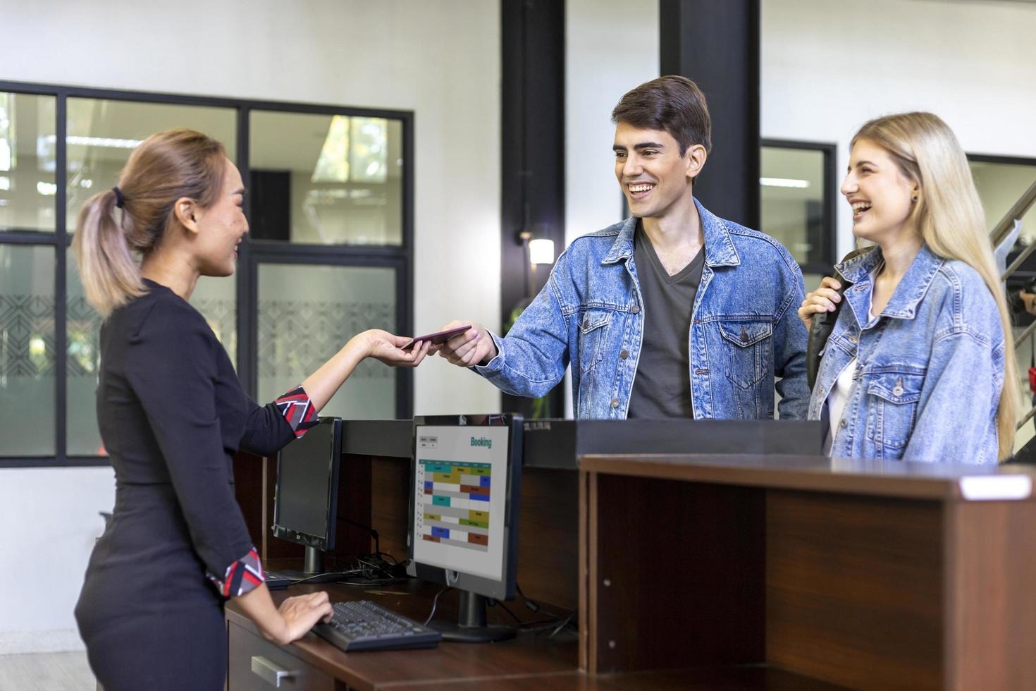 VIRAL: Empleada de un hotel contó lo más raro que hizo una huésped para no olvidarse su pasaporte (VIDEO)