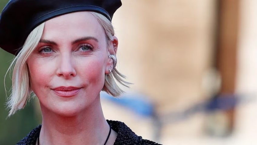 Charlize Theron negó haberse operado el rostro y habló de las consecuencias de protagonizar películas de acción