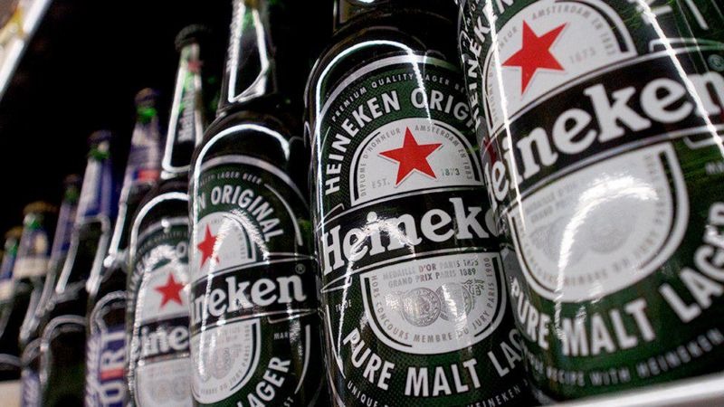 Por qué Heineken vendió por 1 euro su negocio millonario en Rusia