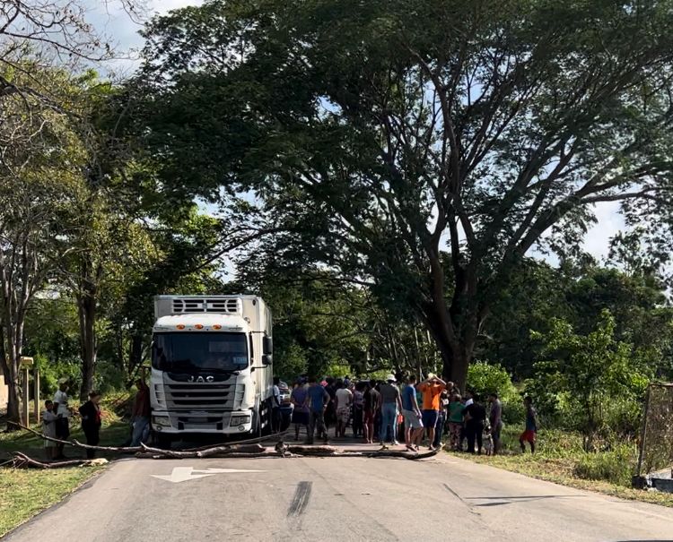 “Nadie nos da la cara”: Habitantes de Soledad en Sucre exigen mejoras en los servicios públicos