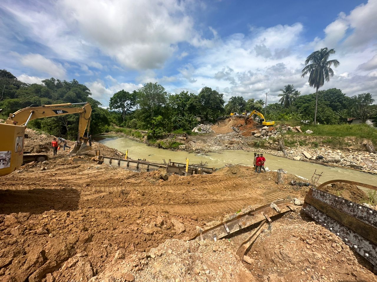 Transportistas llaman a la “Hora 0” para exigir al régimen chavista que reconstruya puente de Onia en El Vigía