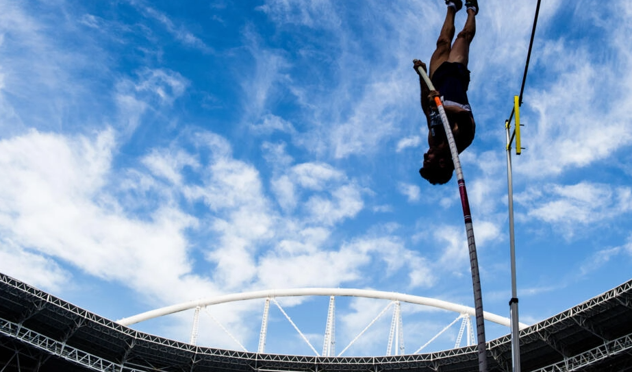 El probable último vuelo del veterano garrochista argentino Germán Chiaraviglio en un Mundial de atletismo