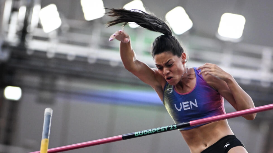 La garrochista venezolana Robeilys Peinado logró su pase a la final del Mundial de atletismo