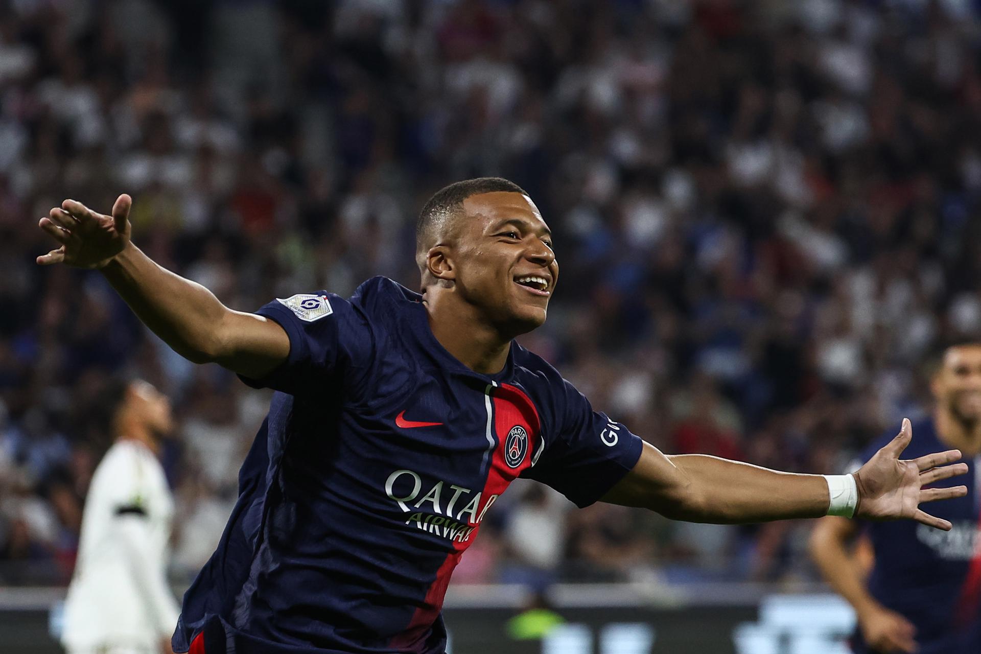 Mbappé desea una vida normal, aunque considera lógico su salario multimillonario