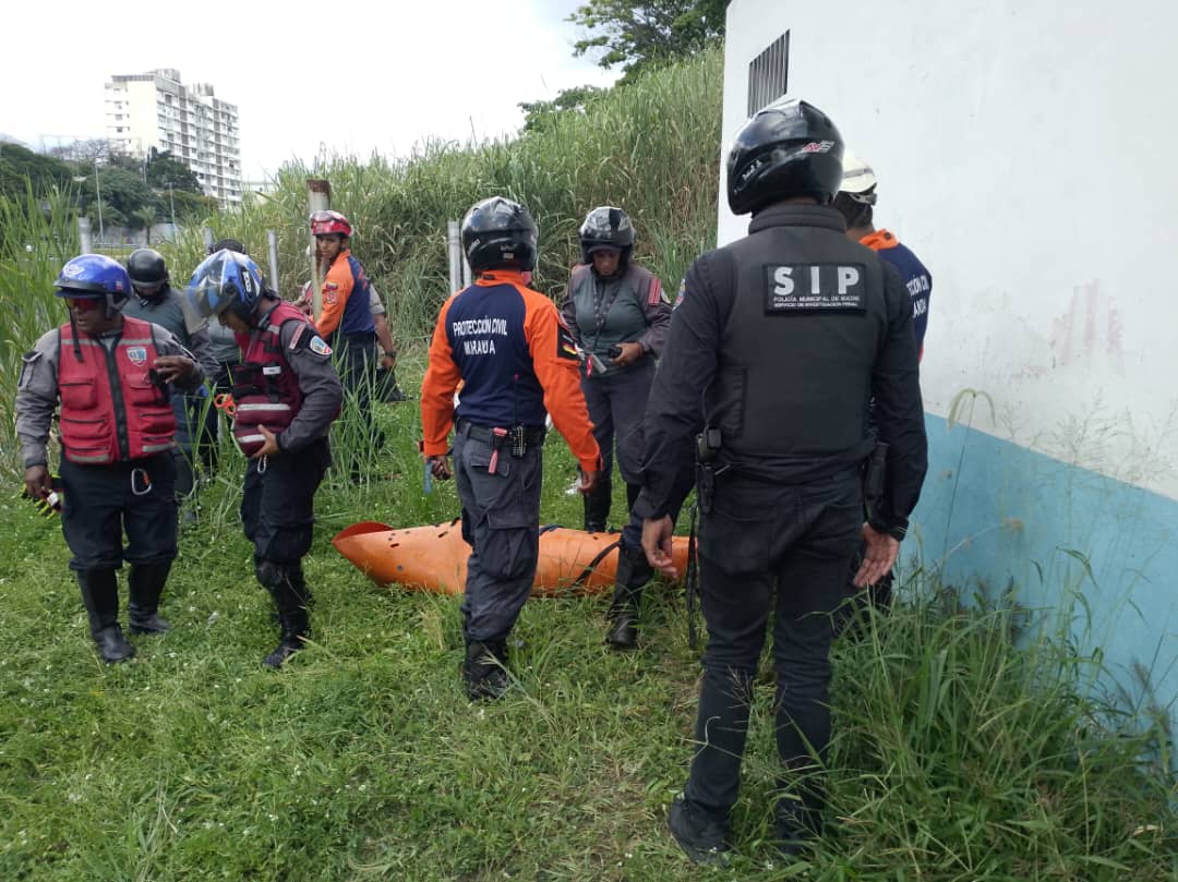 Hallaron el cadáver de un hombre en el río Guaire a la altura del distribuidor Macaracuay