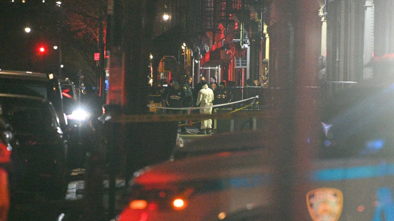 Terror en El Bronx: Sicario en bicicleta ejecutó a un anciano de 80 años frente a su esposa