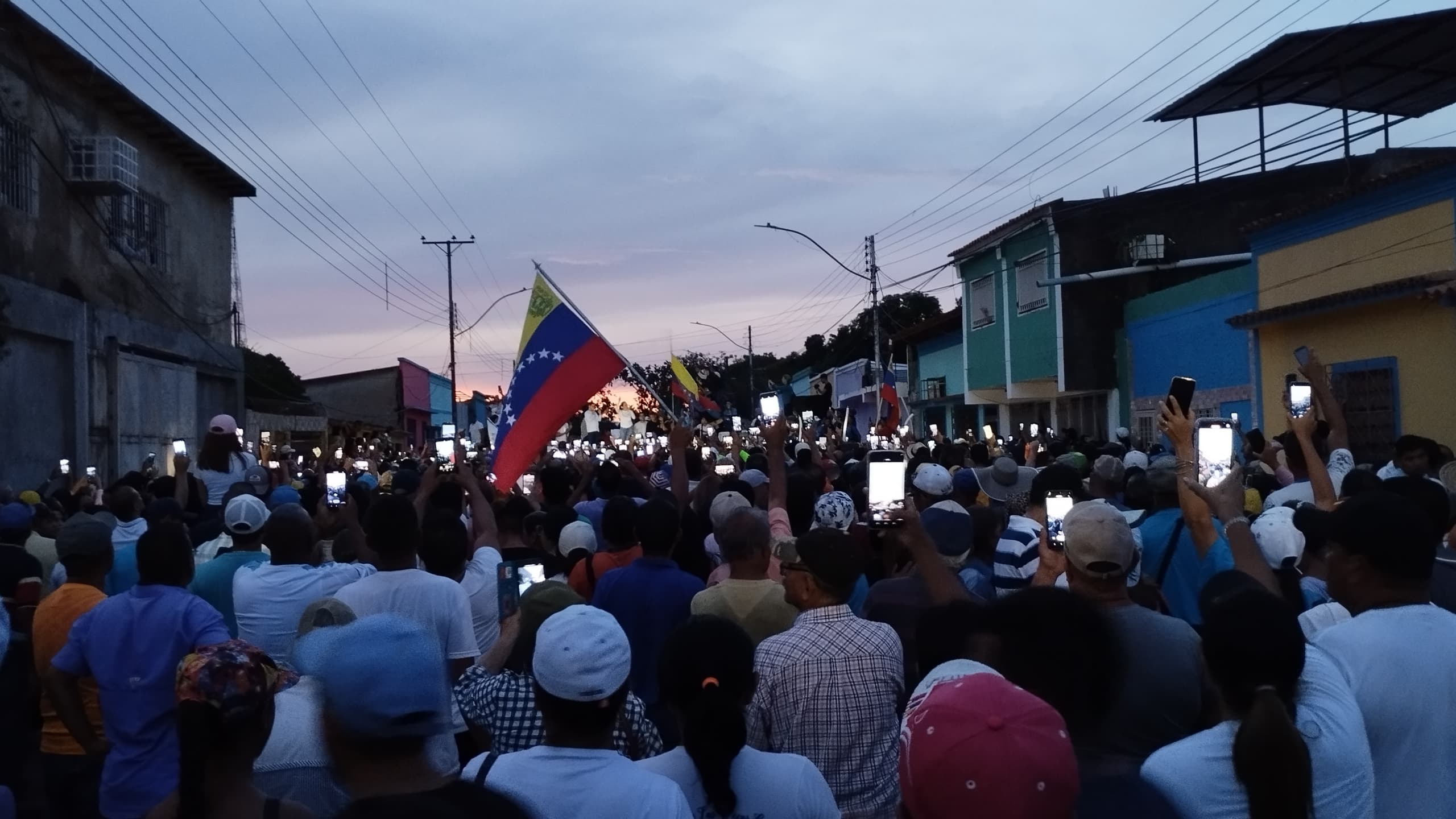 Pese al saboteo chavista, María Corina Machado logró llevar su discurso en Maturín