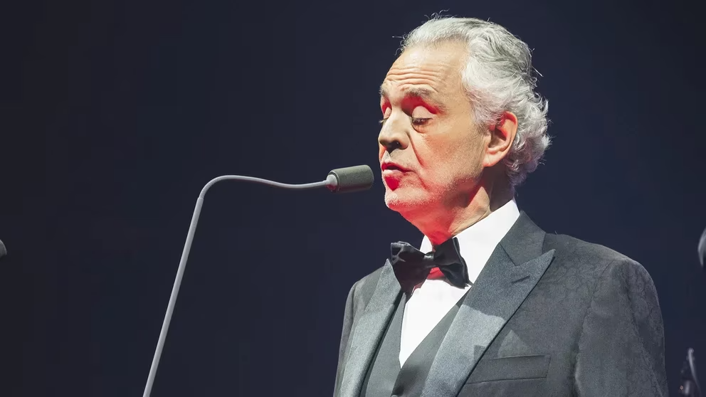 Andrea Bocelli cumple 65 años: la causa de su ceguera, la oportunidad de Pavarotti y las críticas de los especialistas