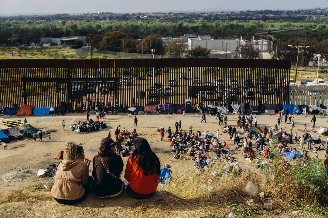 Cárteles controlan la frontera con EEUU y se pelean por migrantes (VIDEO)