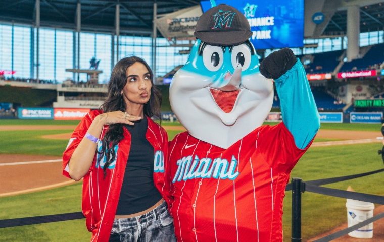 ¡Arriba Venezuela! Con su talento, Manu Manzo marcó pauta en juego de los Miami Marlins