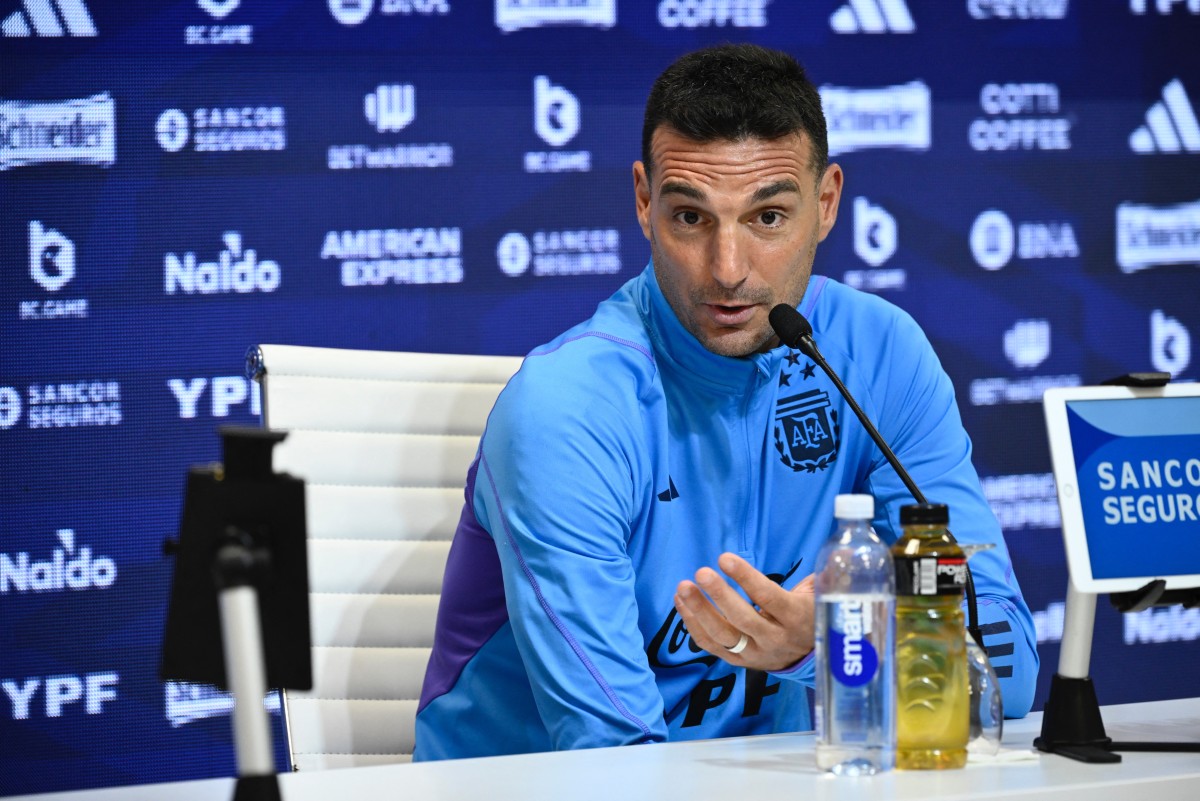 Scaloni aseguró que pensaba dar espacio a los jóvenes cuando dudaba de continuar como seleccionador