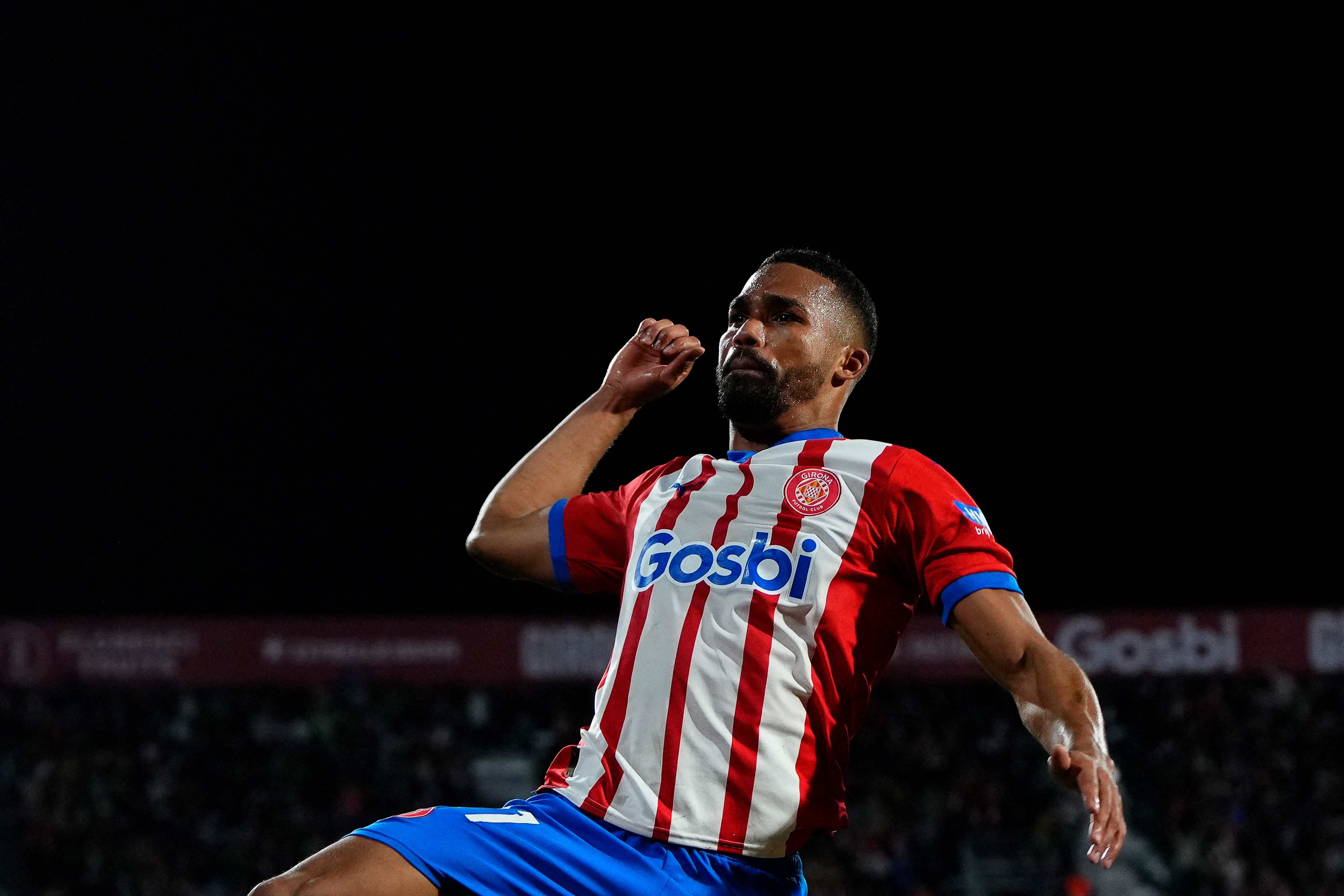 Golazo de Yangel Herrera puso líder al Girona a la espera del clásico español