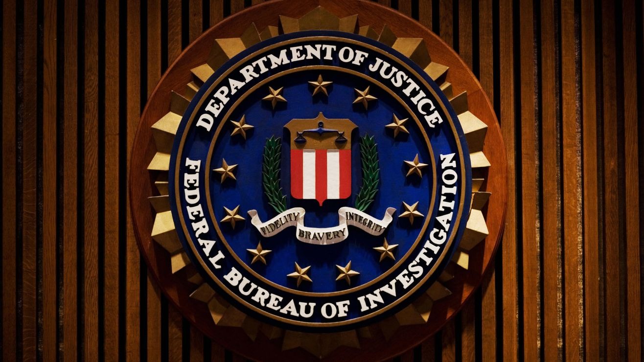 FBI lanza dura advertencia a estadounidenses sobre posibles amenazas relacionadas con guerra entre Israel y Hamás