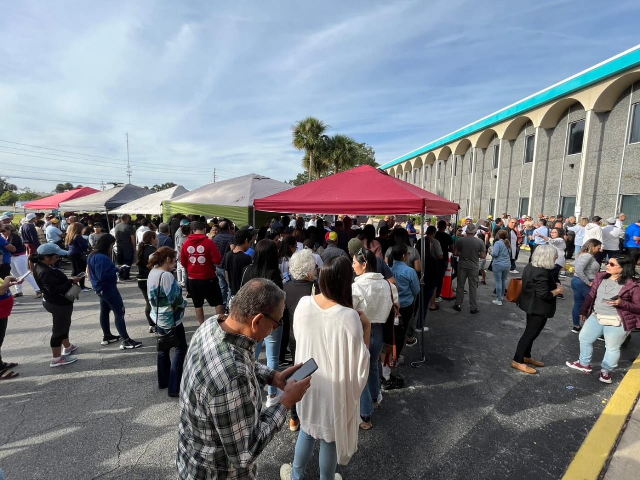 Unidad y esperanza: Venezolanos en Orlando participan masivamente en la primaria (VIDEO)