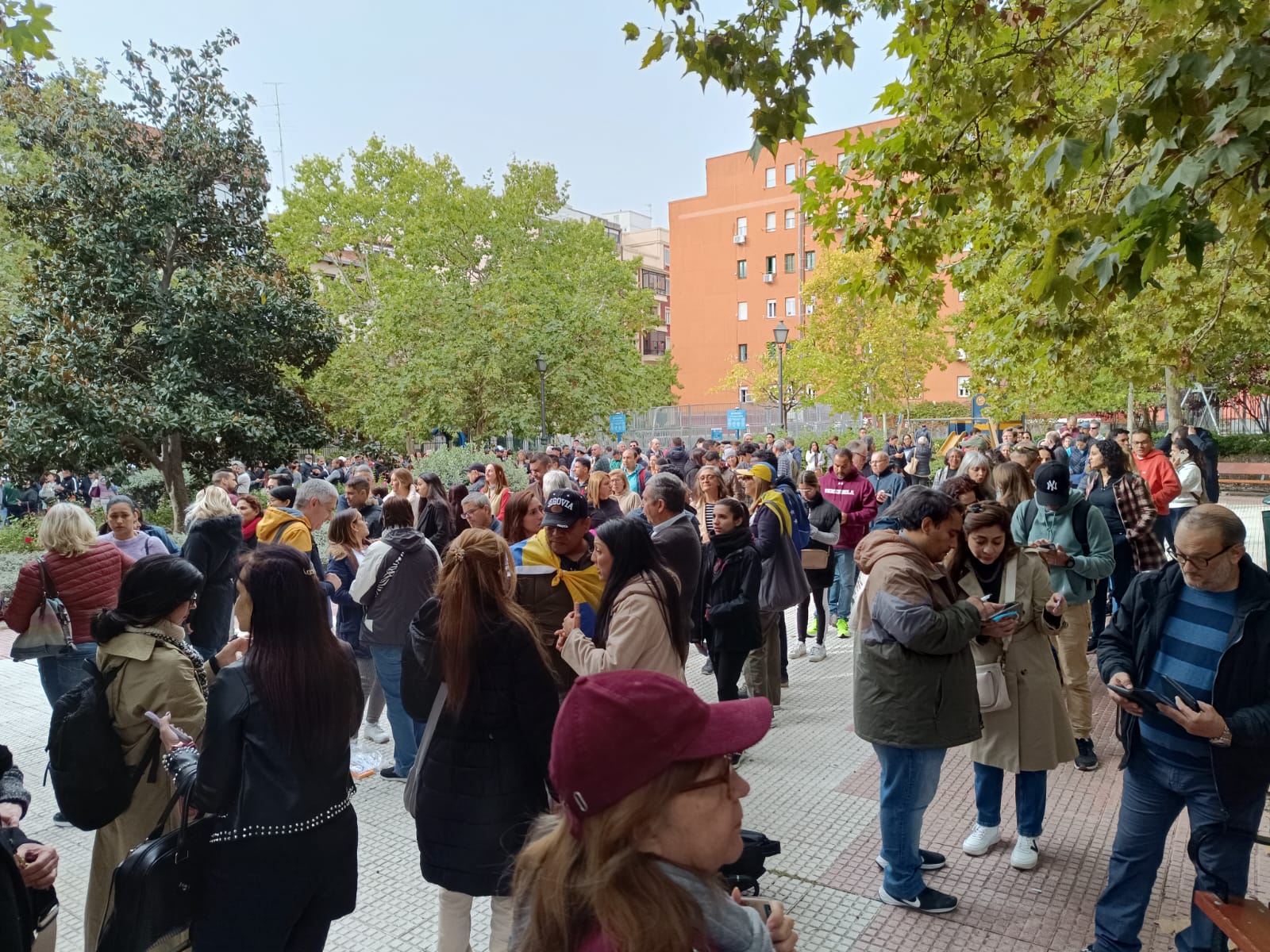 Venezolanos en Europa comenzaron a votar en la Primaria este #22Oct (IMÁGENES)