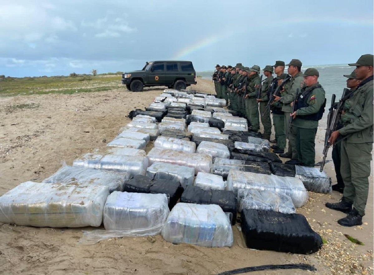 Incautaron más de tres mil kilos de mayonesa de contrabando cerca de Brasil