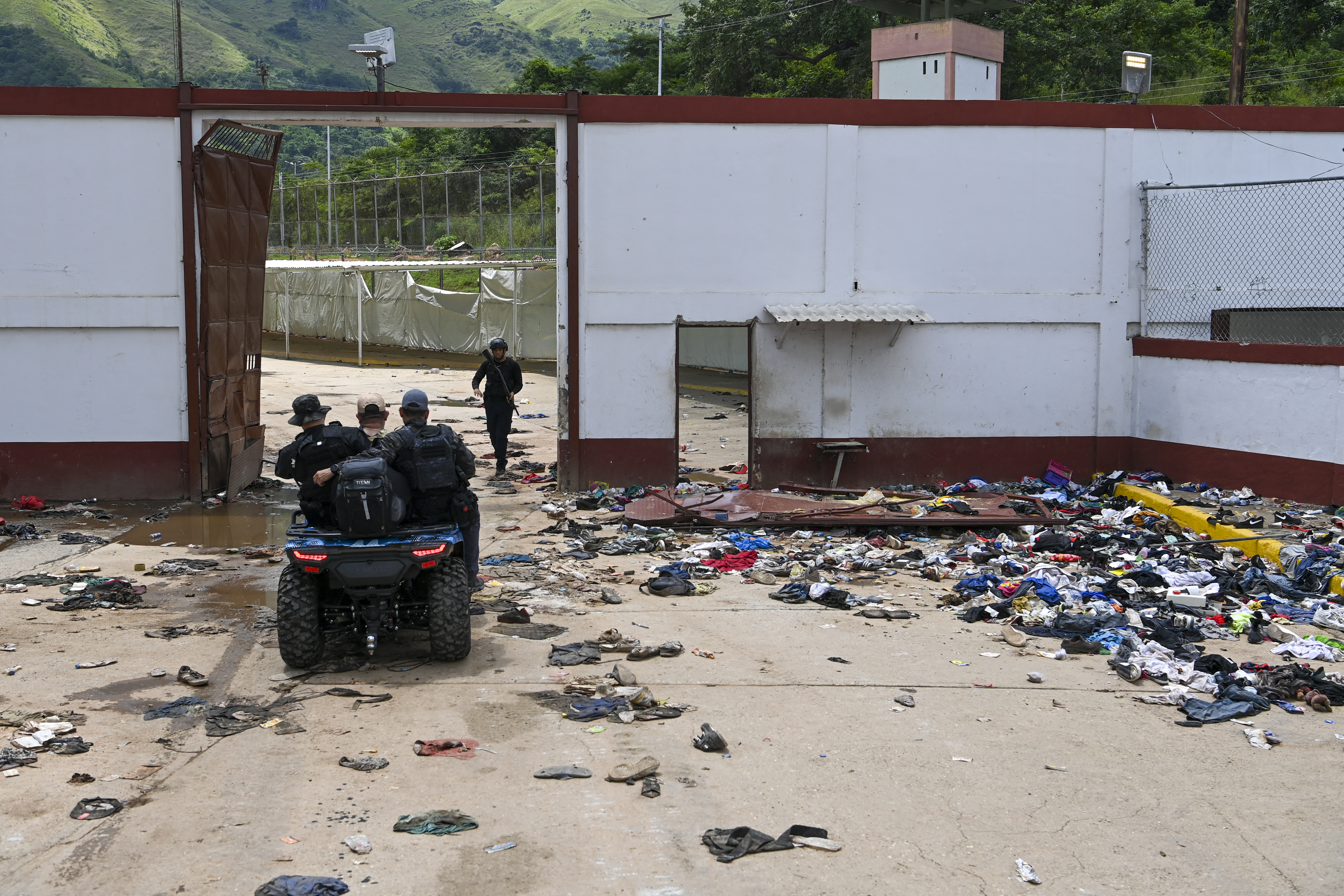 Intervención de cárceles dominadas por pandillas en Venezuela: ¿show o triunfo de las autoridades?