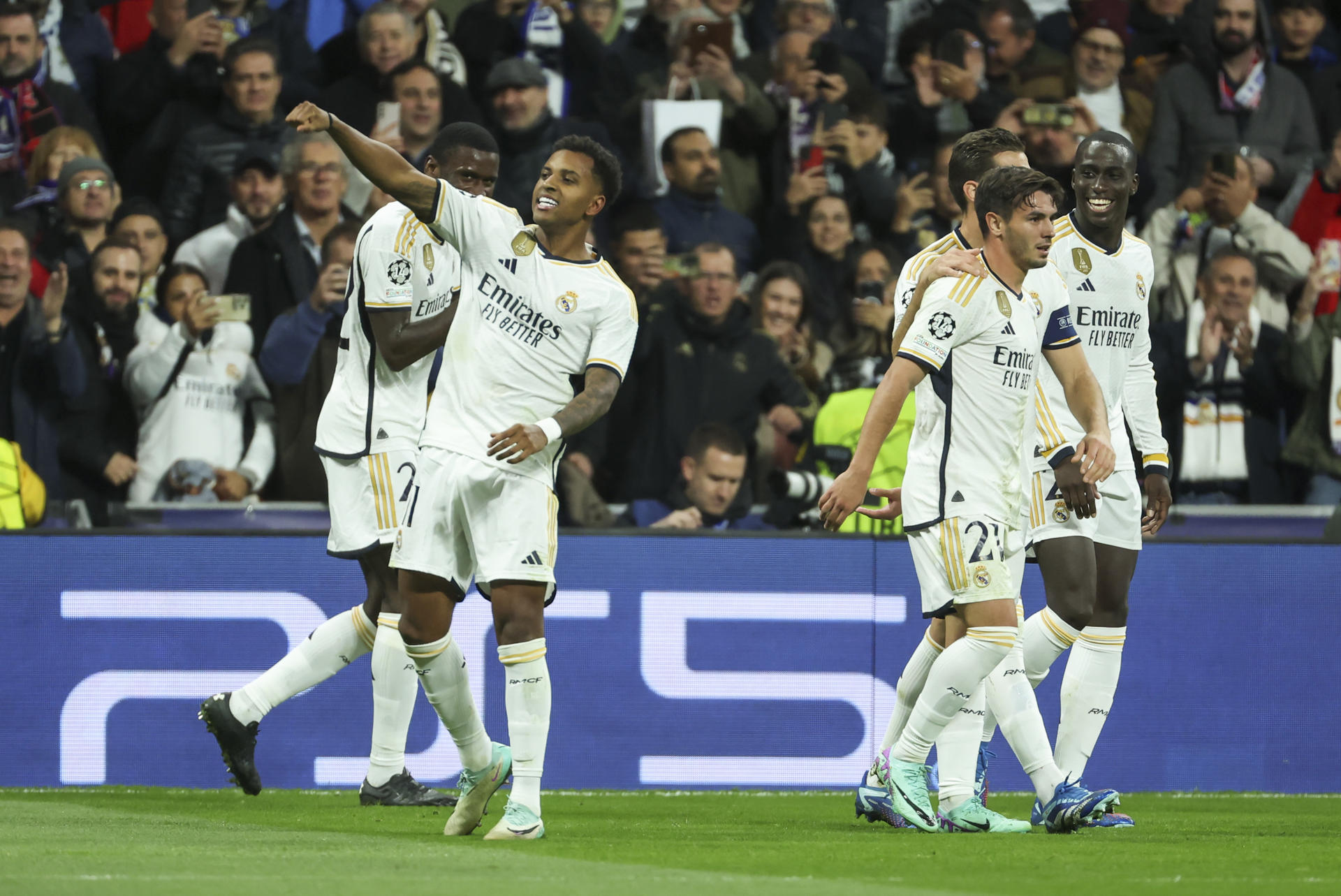 Real Madrid le propinó una goleada al Braga y aseguró su billete a octavos de final de Champions