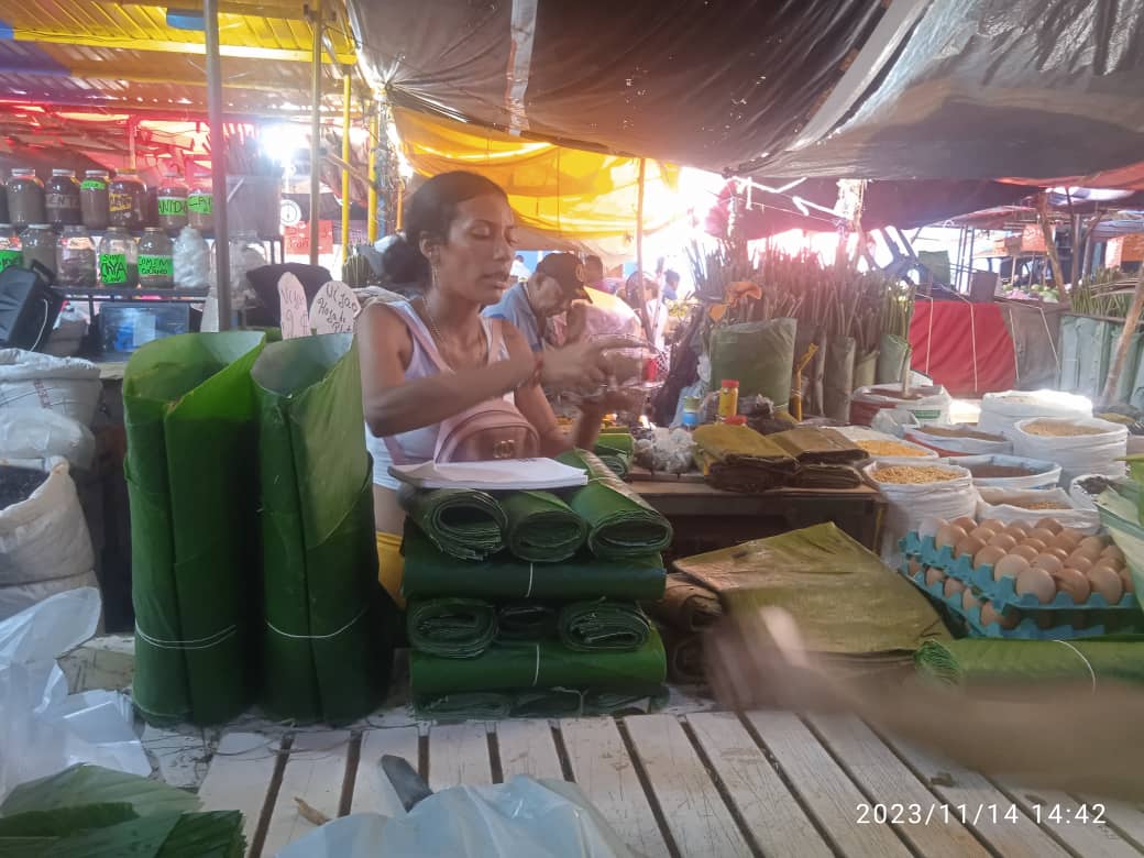 Ventas navideñas no arrancan en Maracaibo: “La revolución nos robó la ilusión de hacer las hallacas en familia”