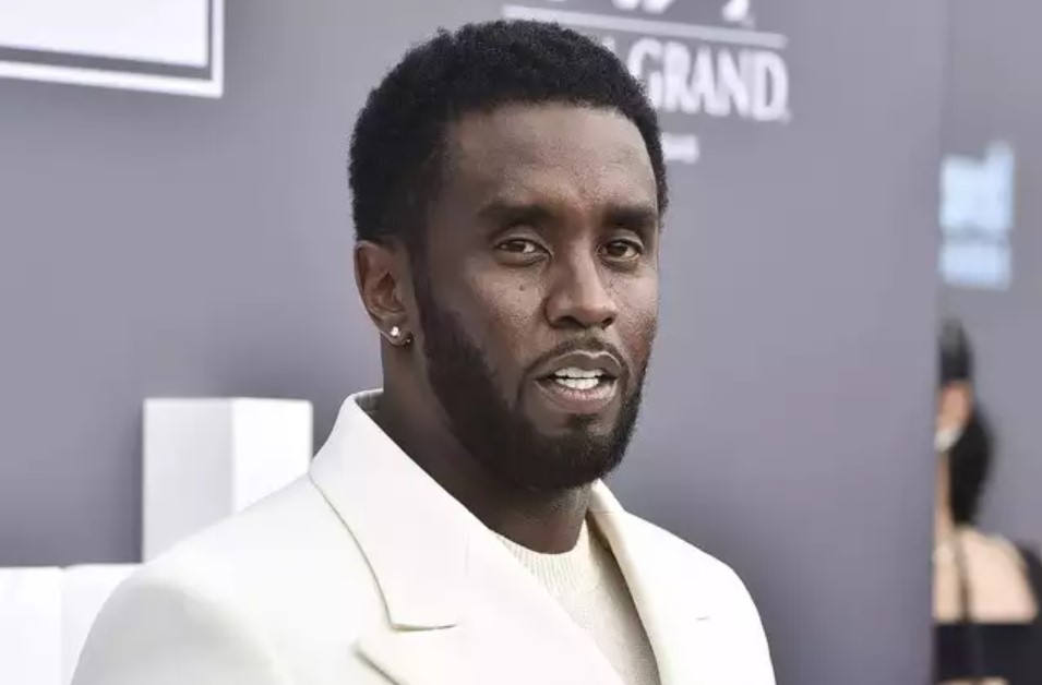 El rapero Diddy es acusado de violación tras resolver una demanda similar