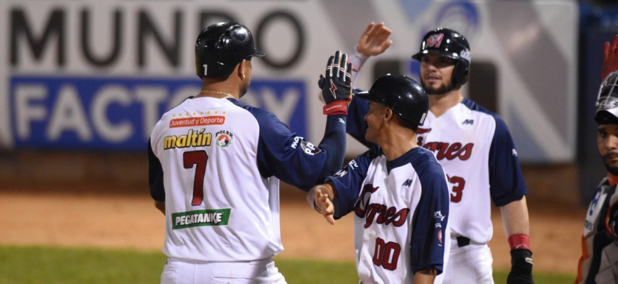 Tigres de Aragua sacó las garras y a punta de batazos comandaron victoria ante Caribes de Anzoátegui