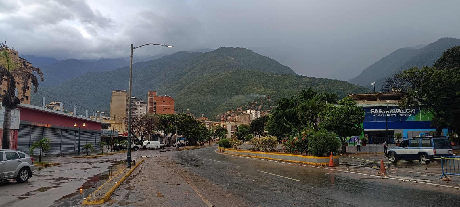 Lluvias torrenciales encienden las alarmas en gran parte de La Guaira este #29Nov