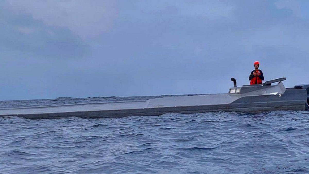 A prisión tres colombianos que tripulaban un narcosubmarino cargado de cocaína en Ecuador