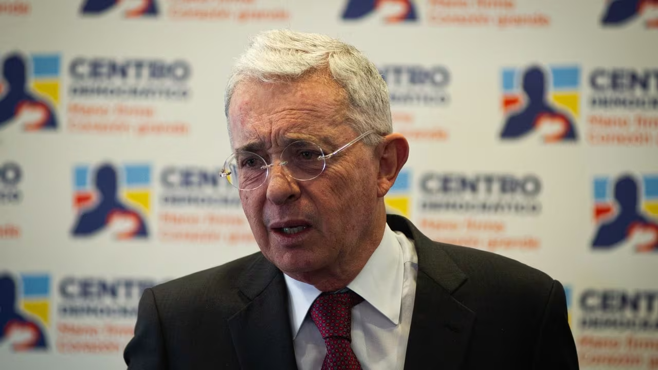 El mensaje del expresidente Álvaro Uribe al canciller Luis Gilberto Murillo sobre Venezuela