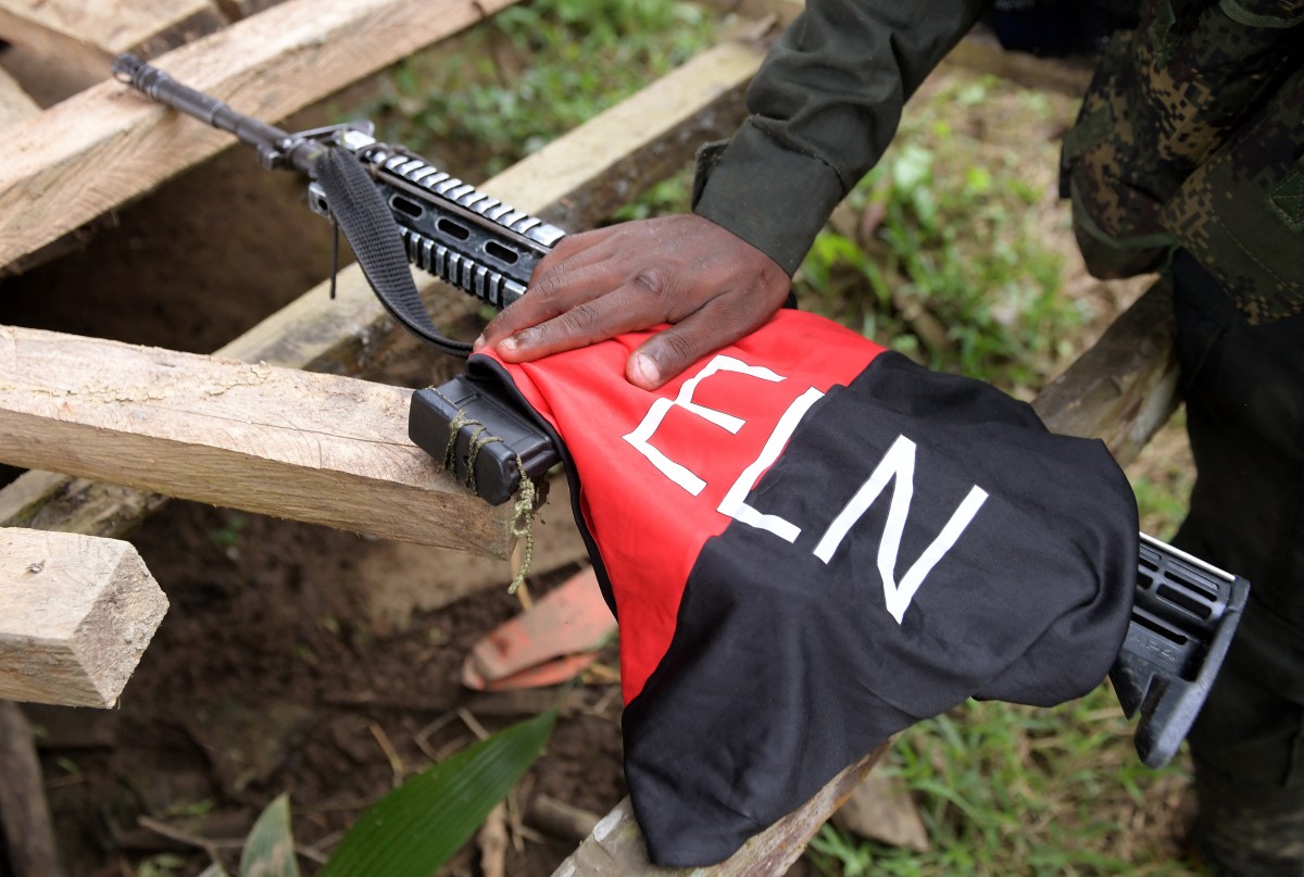 Guerrilla del ELN asesinó a otro soldado colombiano durante una emboscada en la carretera (video)