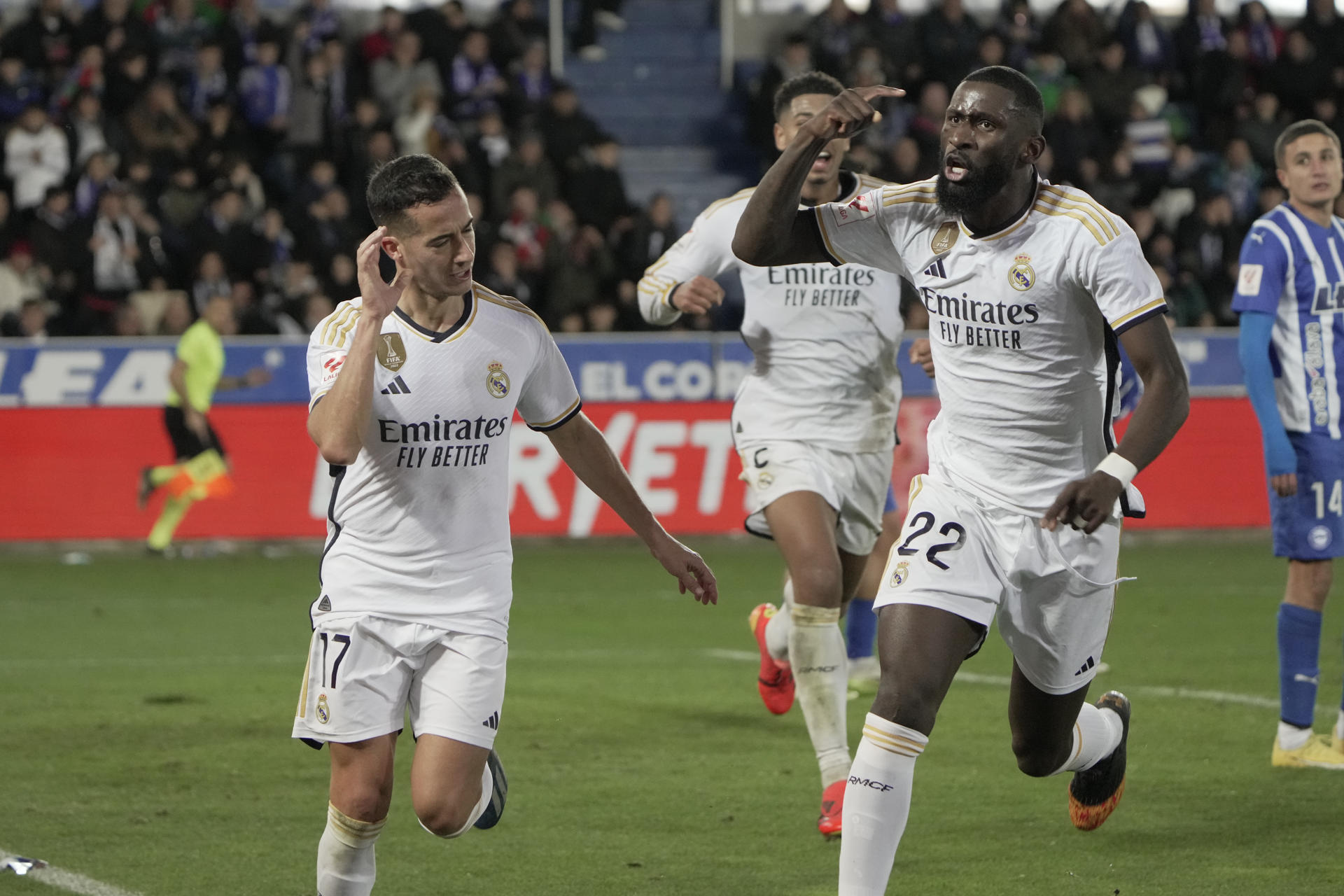 Lucas Vázquez devolvió el liderato al Real Madrid con un cabezazo en el tiempo de descuento