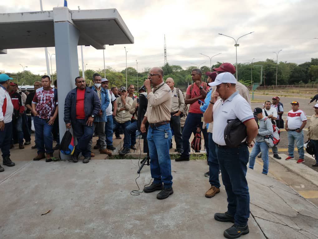 A trabajadores de Bauxilum les empañaron su Navidad con la entrega chucuta de juguetes y perniles