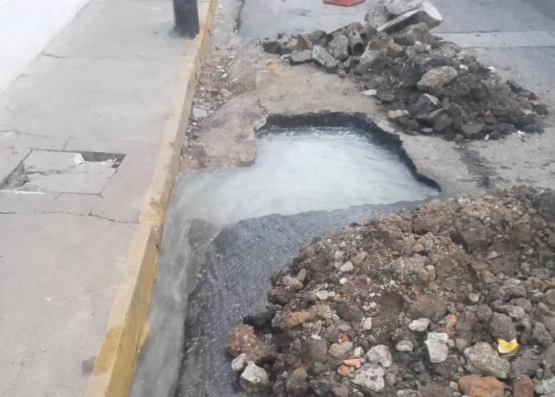 Tras rotura de tubo, habitantes de La Grita tienen más de tres días sin agua