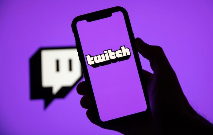 Los desnudos “artísticos” y bailes sugestivos llegan a Twitch