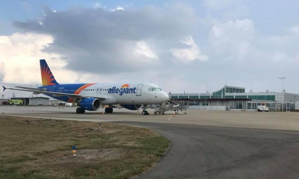 El pequeño aeropuerto de EEUU que tiene solo una aerolínea y dos vuelos al día