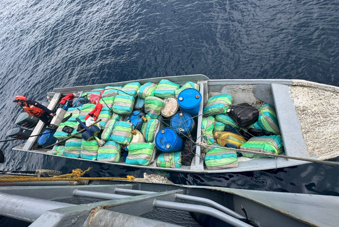 Armada de Colombia incautó 1,5 toneladas de marihuana en aguas del Pacífico