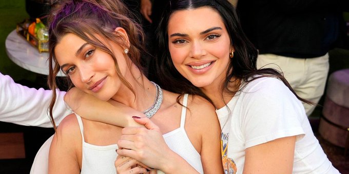 Kendall Jenner y Hailey Bieber fueron detenidas y multadas por la policía (IMÁGENES)