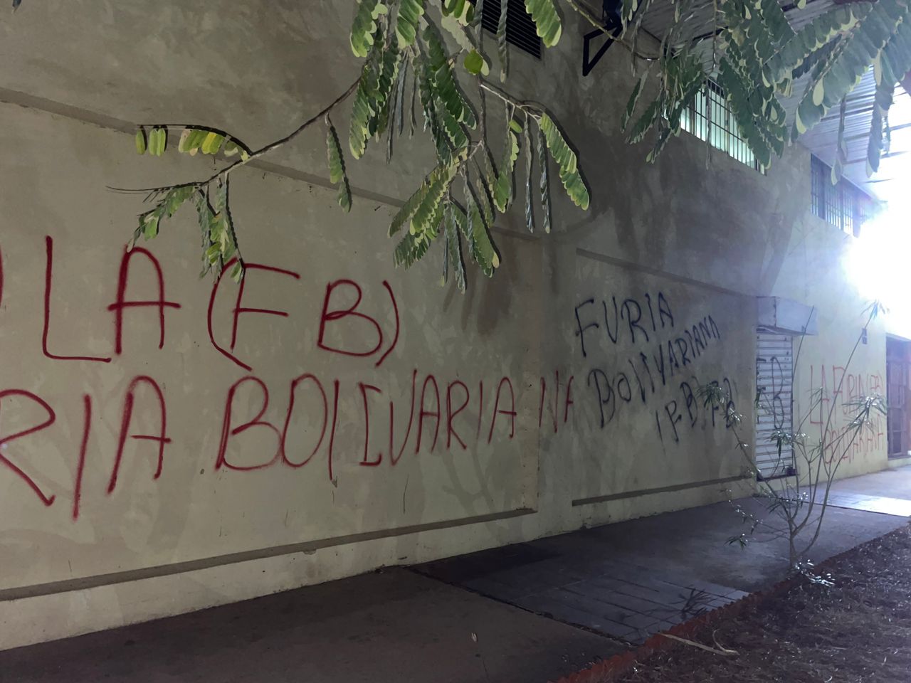 En marcha “Plan Furia Bolivariana”: Vandalizan sedes de Primero Justicia y Colegio de Ingenieros en Puerto Ordaz