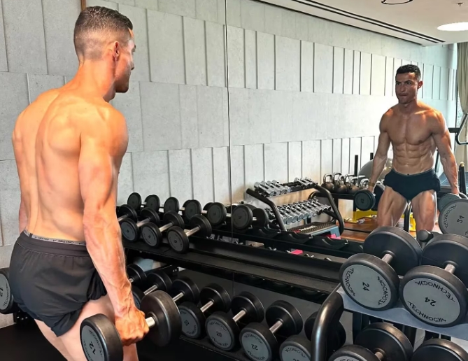 ¡Una máquina! Cristiano mostró su BRUTAL entrenamiento para jugar el amistoso contra Messi (VIDEO)