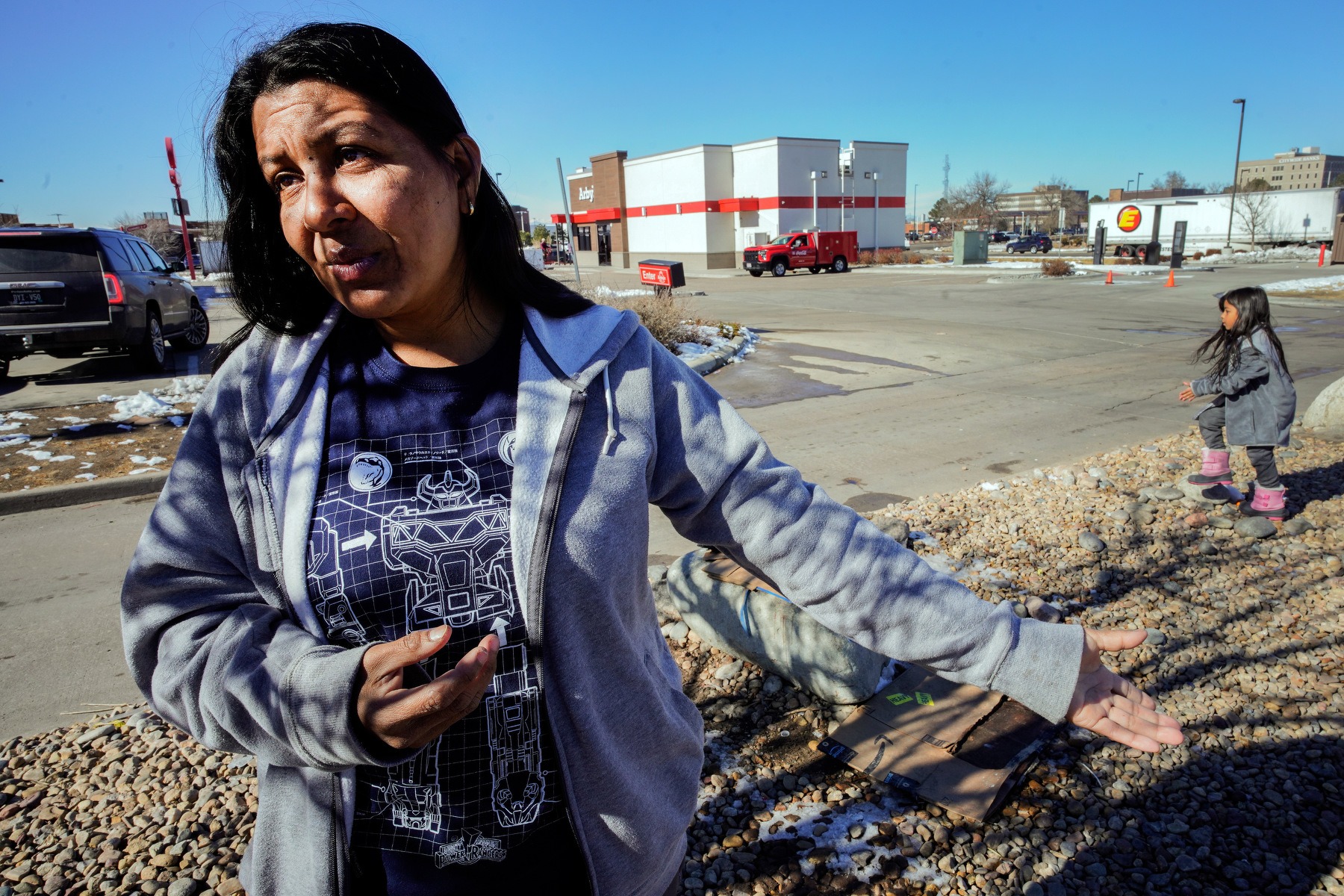 Inmigrantes venezolanos llegan a Denver en busca de una vida mejor, pero ley podría interponerse en su camino