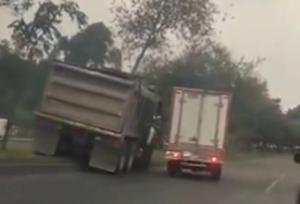 Se creyeron Toretto: conductores de vehículos de carga pesada se enfrentaron en Bogotá (Video)