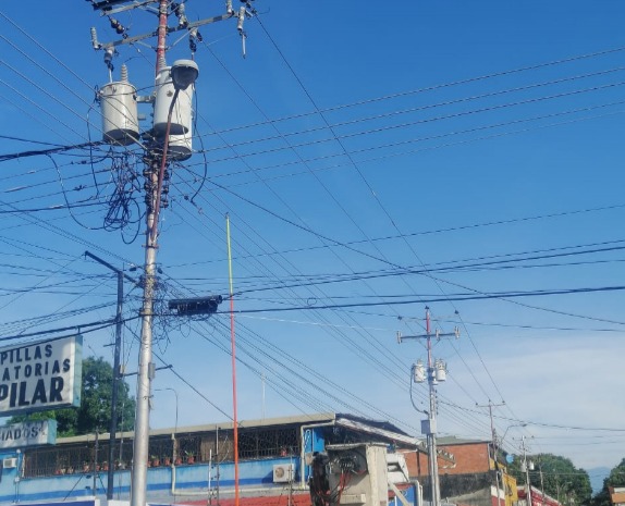 Apagón de 24 horas denuncian familias de El Pagüey de Barinas y Corpoelec no resuelve