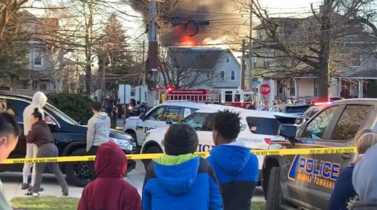 Al menos seis desaparecidos tras un tiroteo y un incendio en Pensilvania