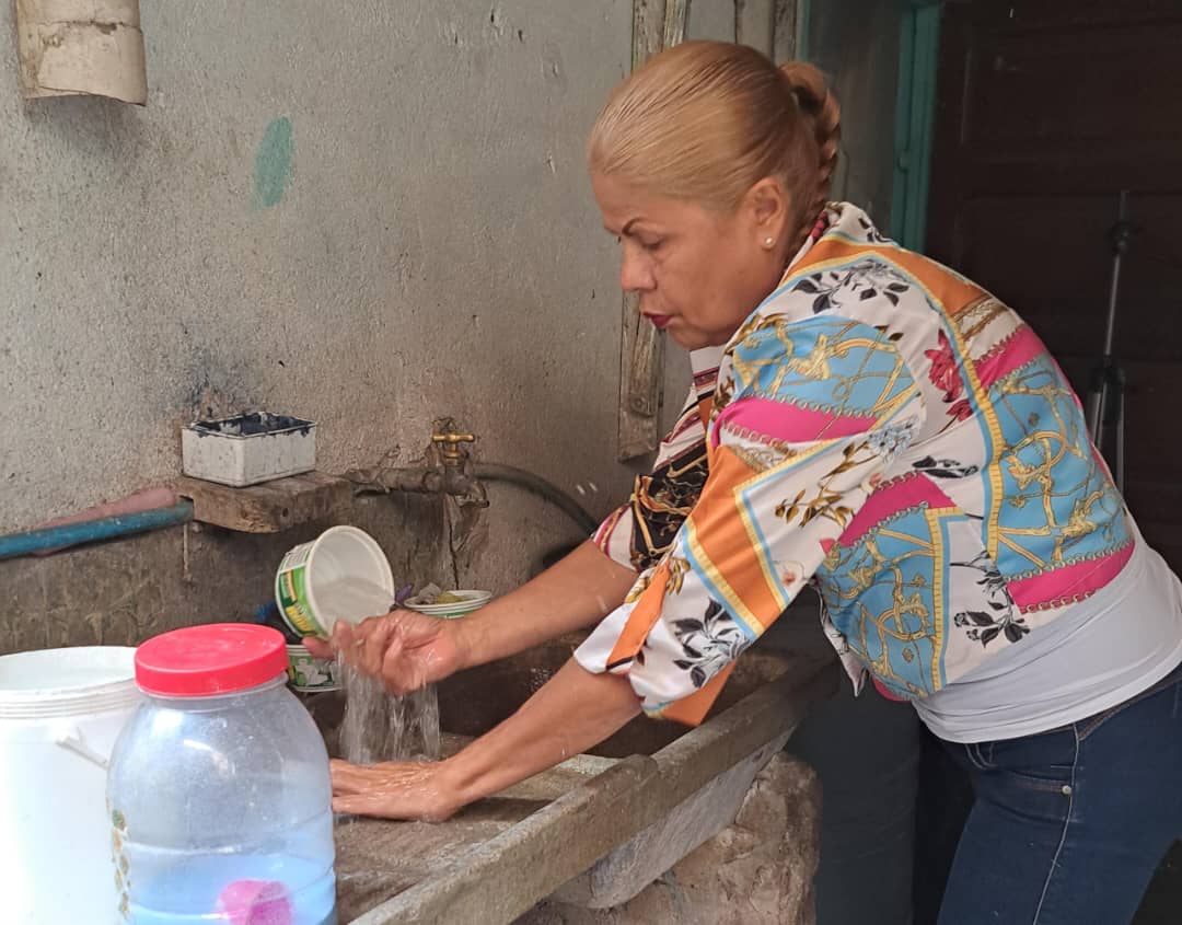 Táchira retrocede a la época de las totumas y las cavernas: sin agua y con apagones (VIDEO)