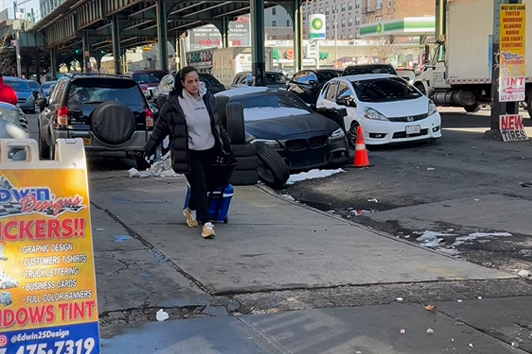 Carla Castillo, la “caminante” venezolana que vende empanadas en las calles de Nueva York: la historia detrás de un video viral