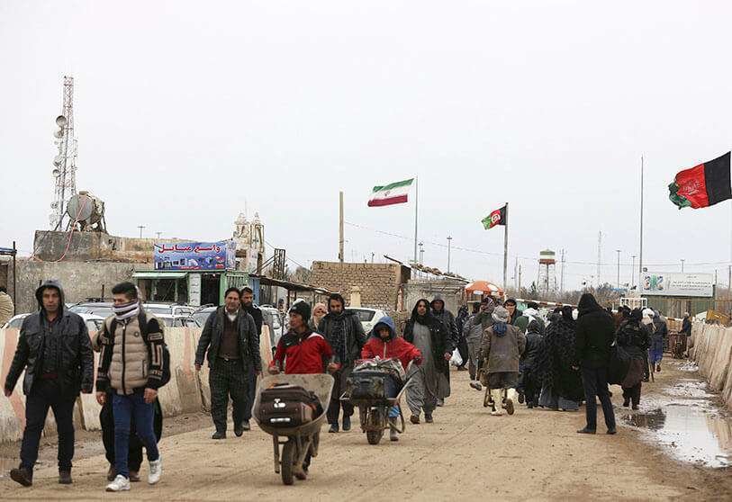 Irán estudia levantar un muro de hormigón en su frontera con Afganistán