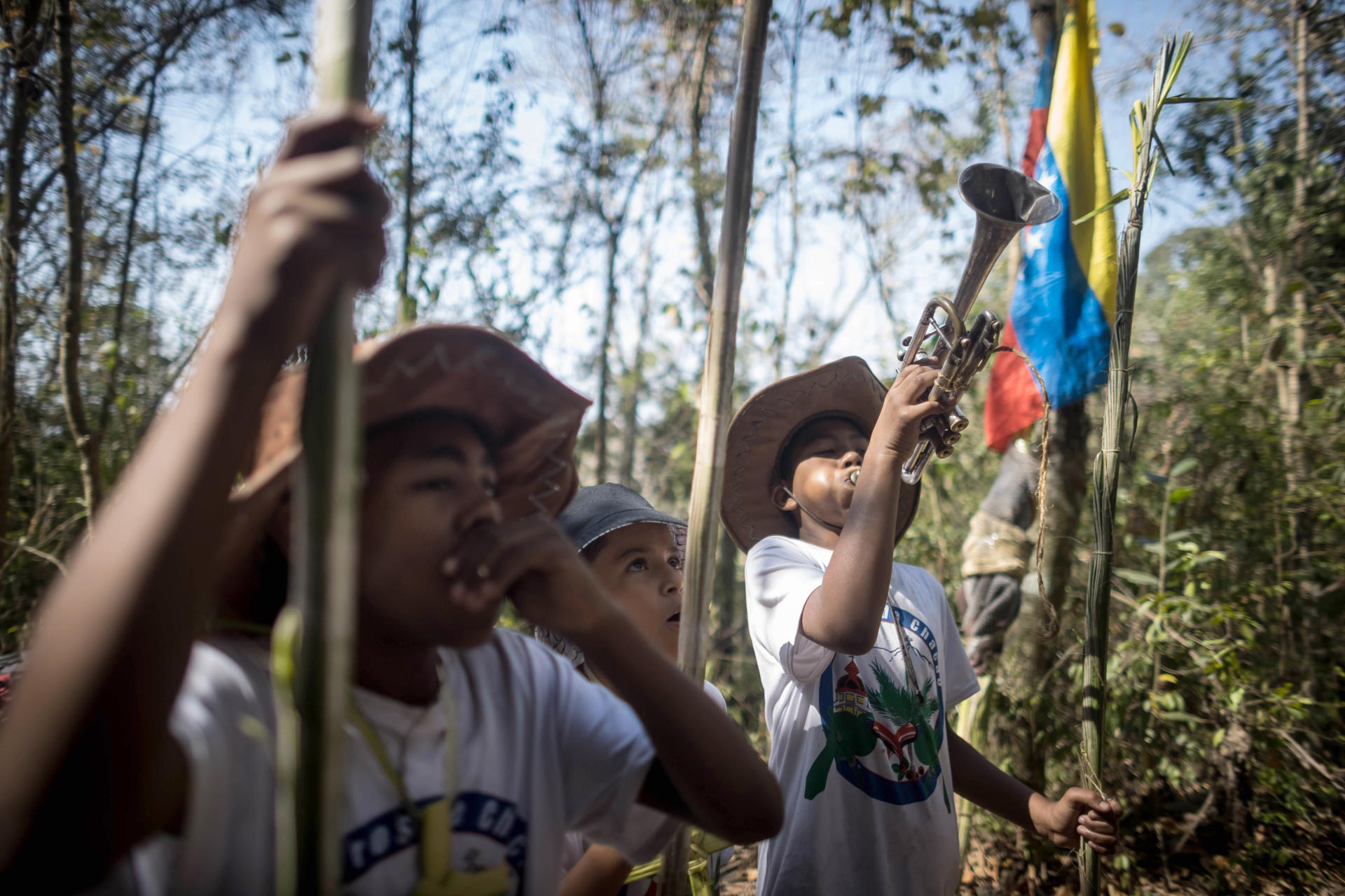 Cientos de palmeros mantienen viva la antigua tradición de Domingo de Ramos en Caracas